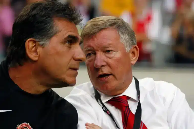 Un ex-entraîneur de Man United met fin à ses fonctions en Afrique