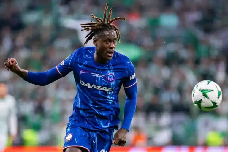 Trevoh Chalobah sous le maillot de Chelsea @Alamy