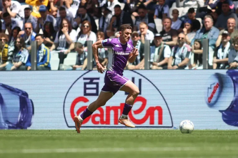 Robin Gossens sous le maillot de la Fiorentina @Alamy