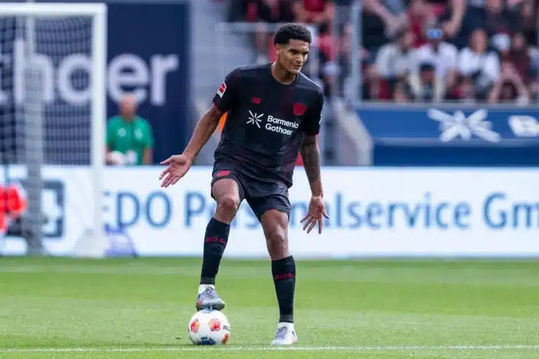 Jarell Quansah sous le maillot de Leverkusen @Alamy