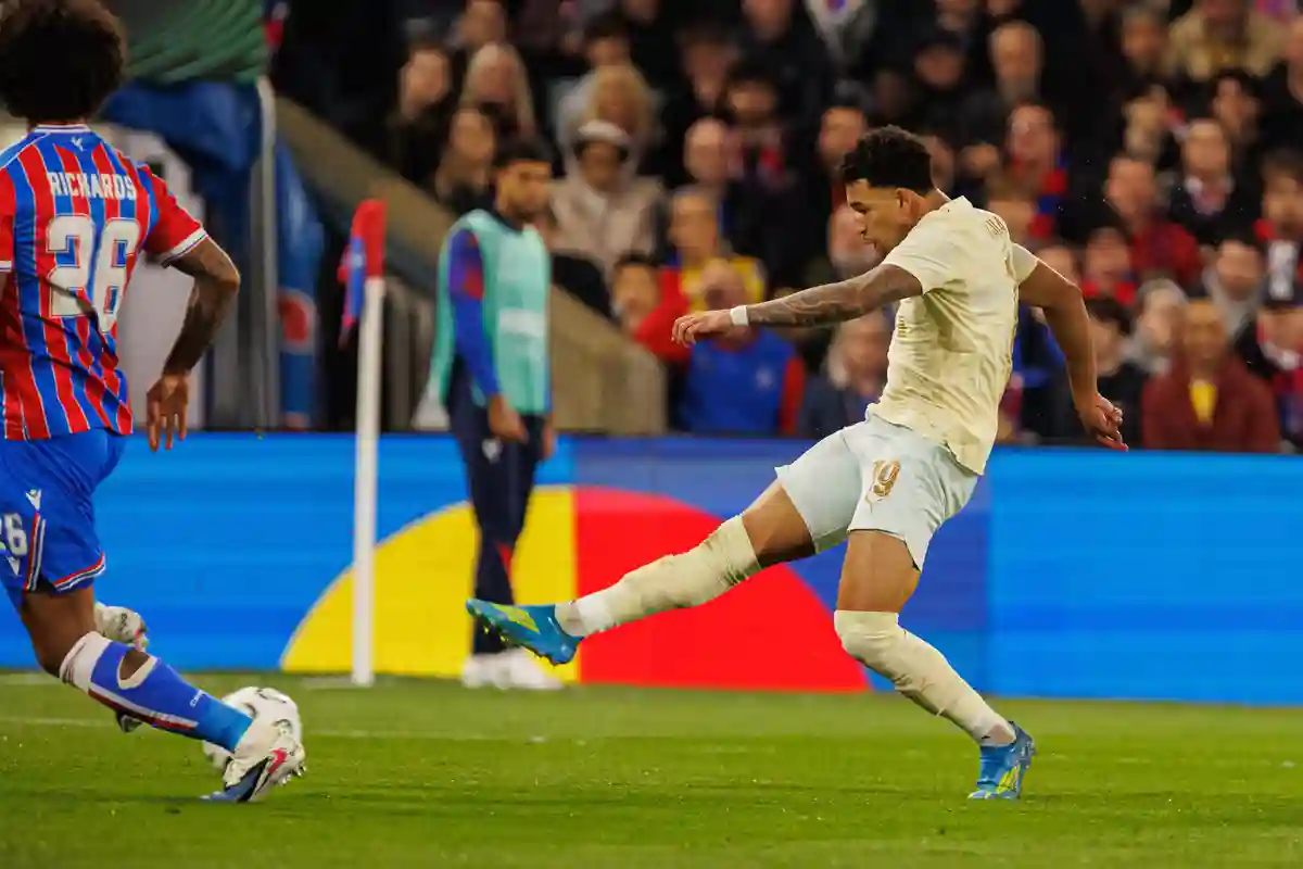 Manchester United se penche sur un jeune buteur brésilien