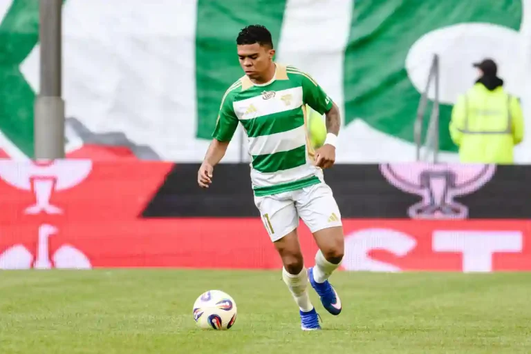 Camilo Mena sous le maillot du Lechia Gdansk