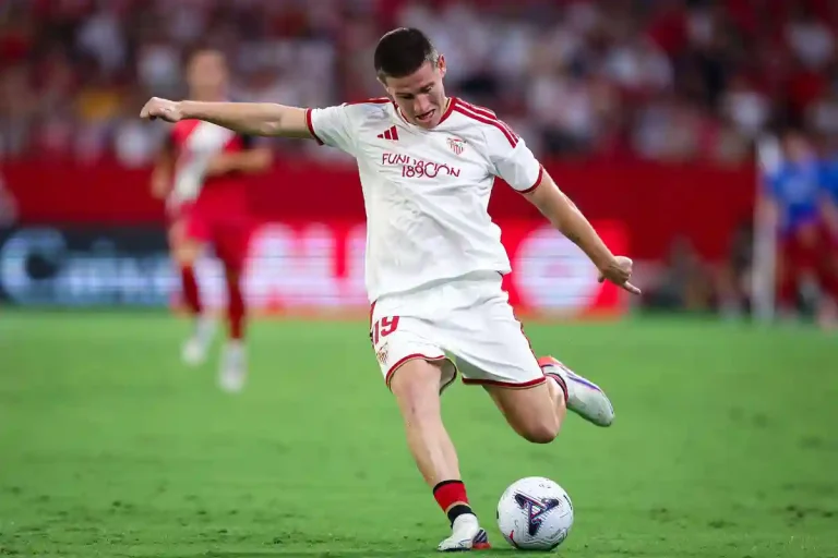 Oso avec le FC Séville