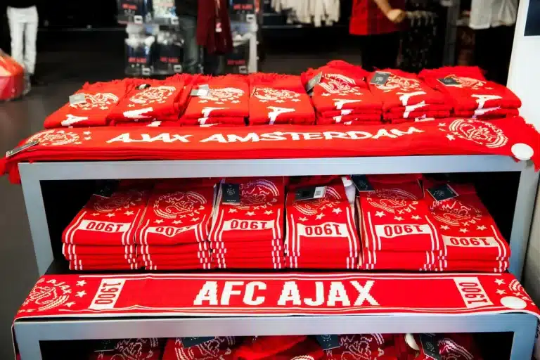 Ajax Un magicien néerlandais à la place de Mika Godts