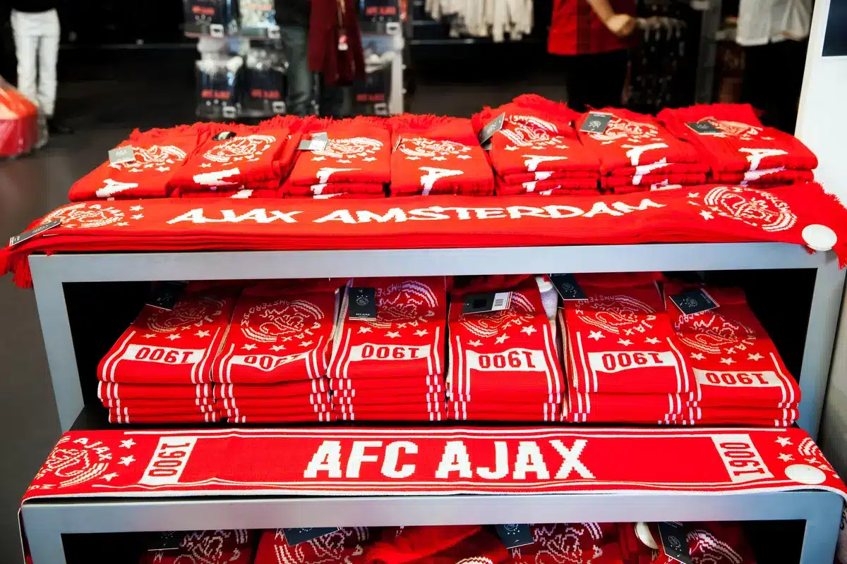 Ajax : Un magicien néerlandais à la place de Mika Godts