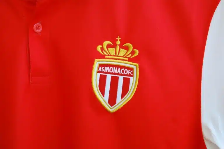L'AS Monaco sur la piste du milieu de terrain mexicain