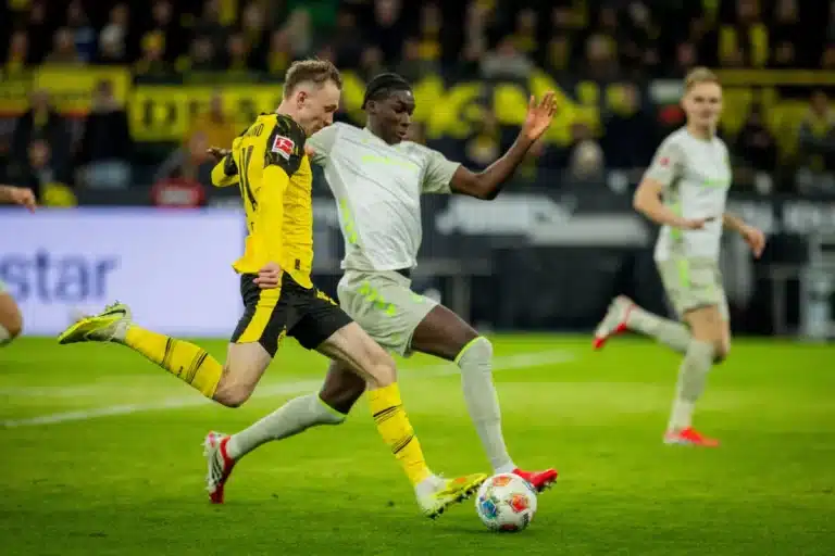 Ligue 1 : Strasbourg recrute un roc défensif de la Bundesliga
