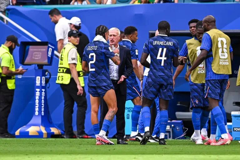 Malo Gusto visé par le PSG ©Alamy