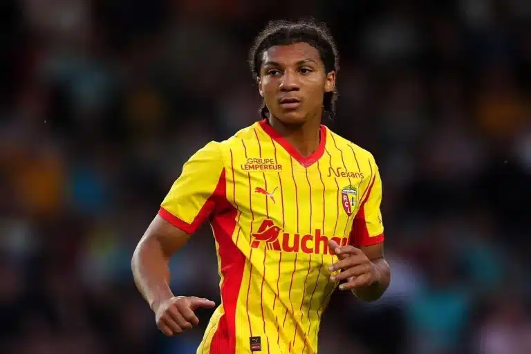 Mercato Lens verrouille un cadre