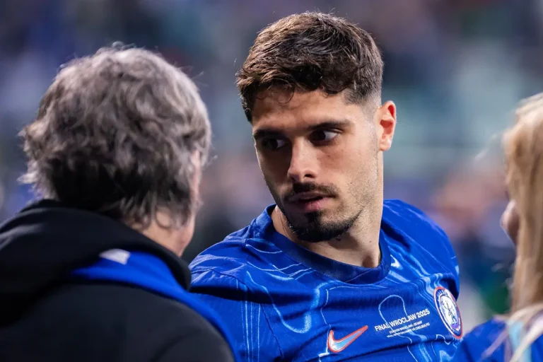 PL : L'offre de Man City pour Pedro Neto va faire plier Chelsea