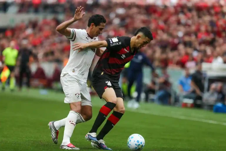 Arthur Dias avec l'Athletico Paranaense