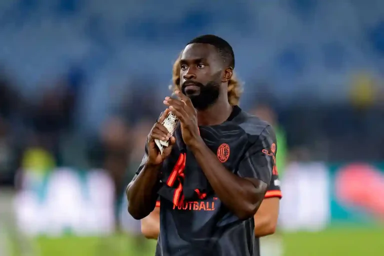 Fikayo Tomori avec le Milan AC