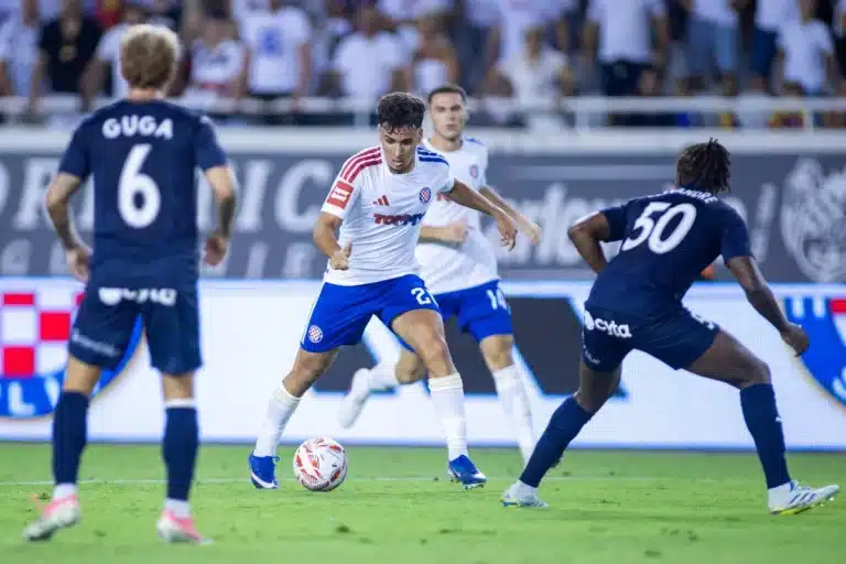Adam Huram sous le maillot de l'Hajduk Split