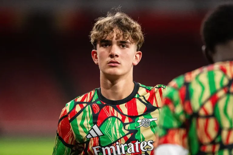 Arsenal envisage un prêt pour Max Dowman