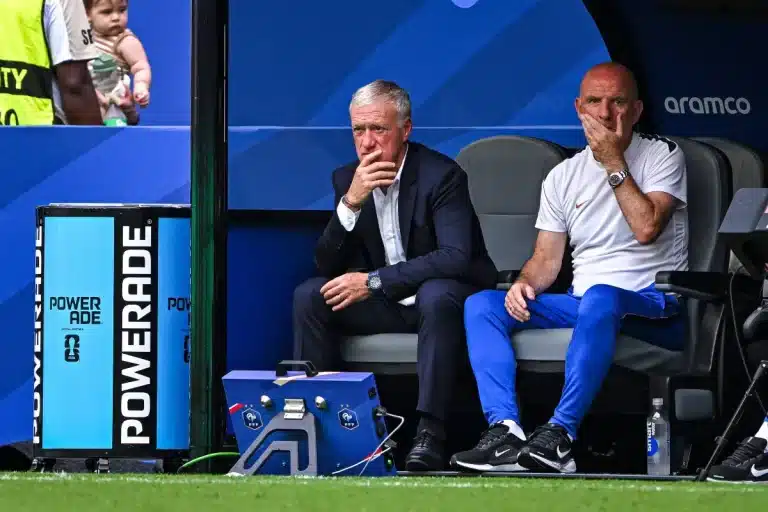 Didier Deschamps sur le banc de Lens