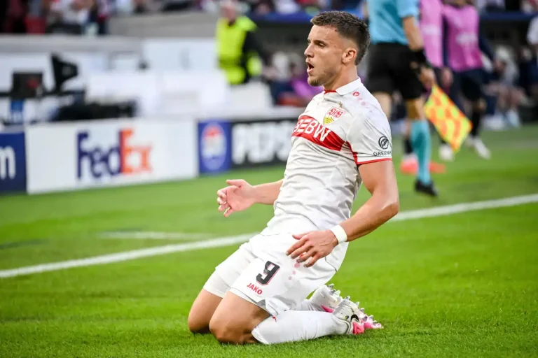 Ermedin Demirović visé par Aston Villa ©Alamy