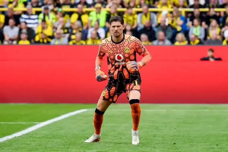 Gregor Kobel avec le Borussia Dortmund