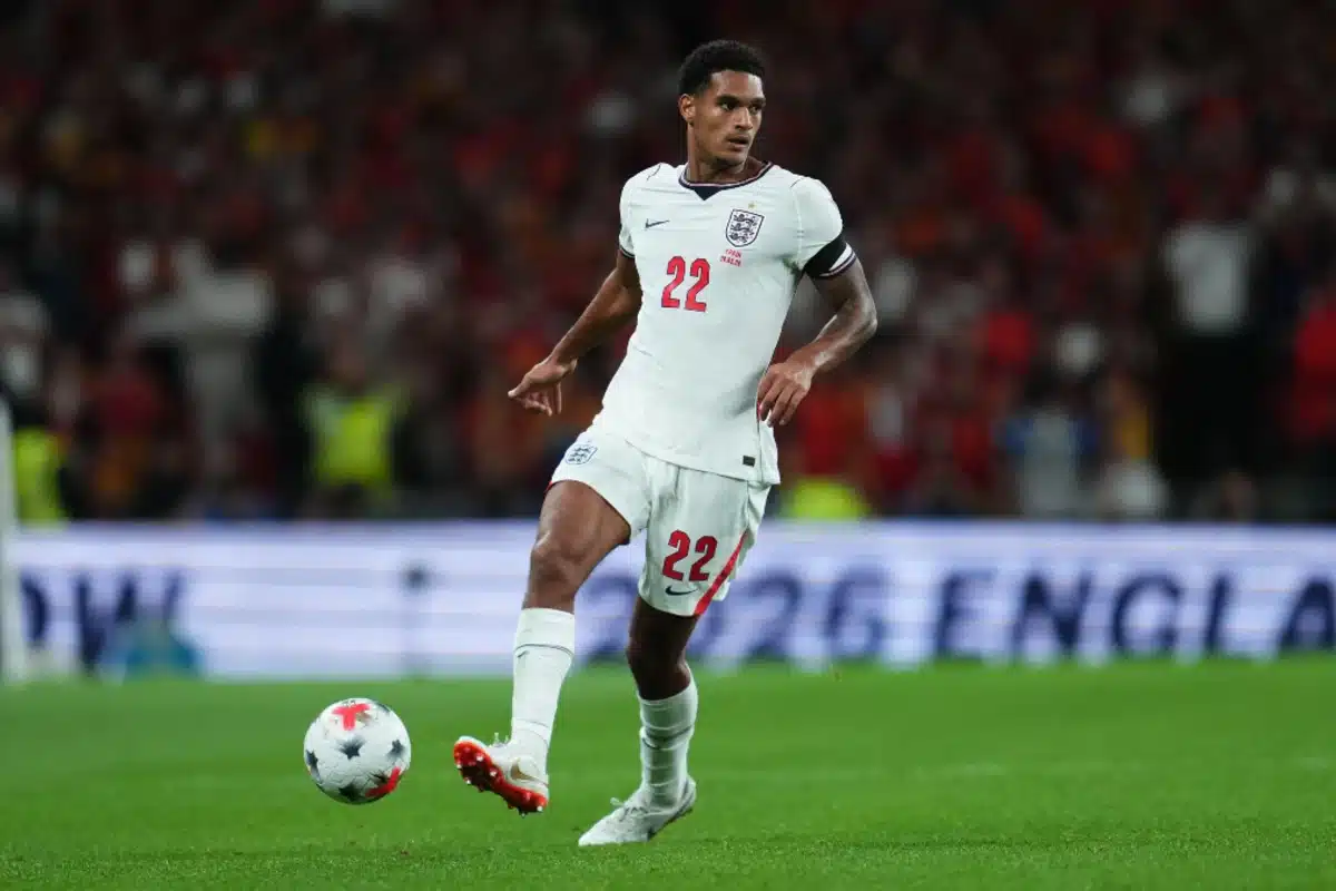 Jarell Quansah sous le maillot de l'Angleterre