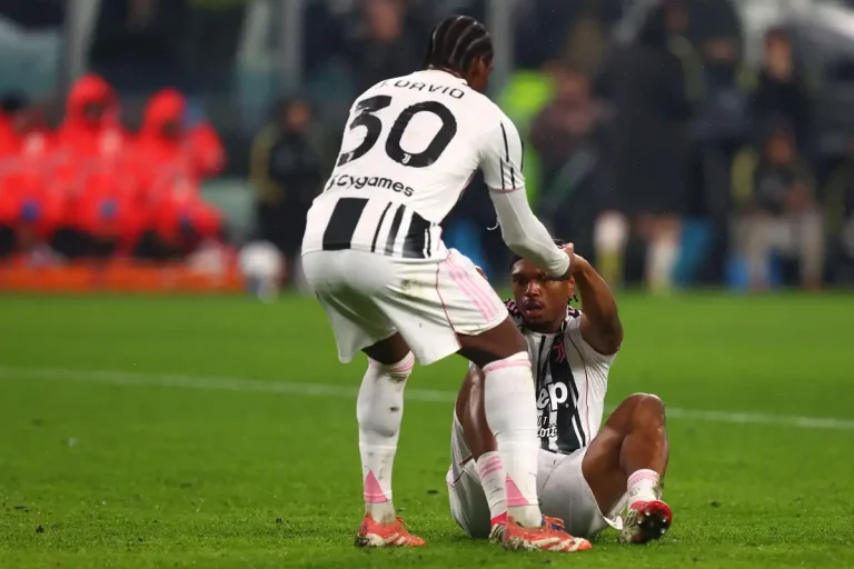 Jonathan David et Lois Openda sous les couleurs de la Juve ©Alamy