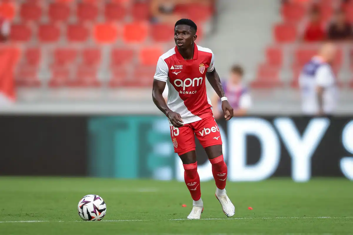 Chelsea passe à l’offensive pour Lamine Camara