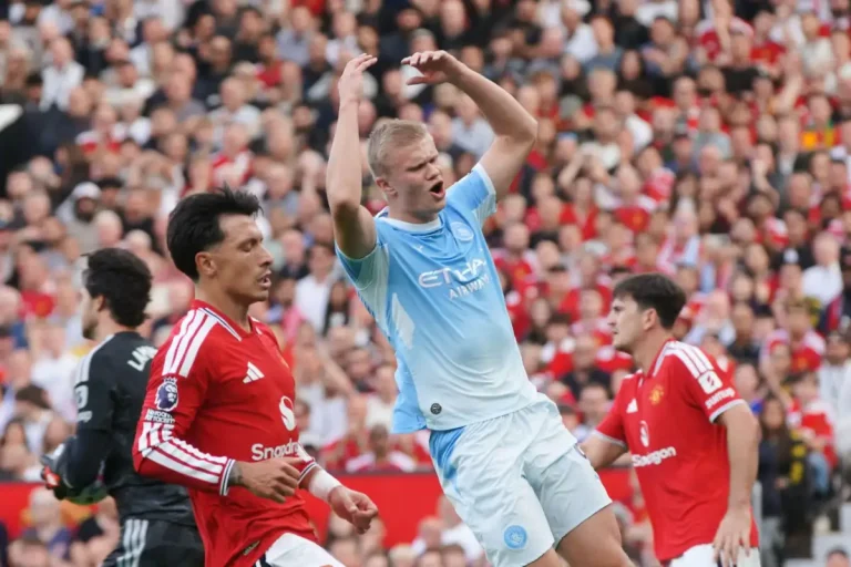 Man United : Carrick accuse l'arbitrage