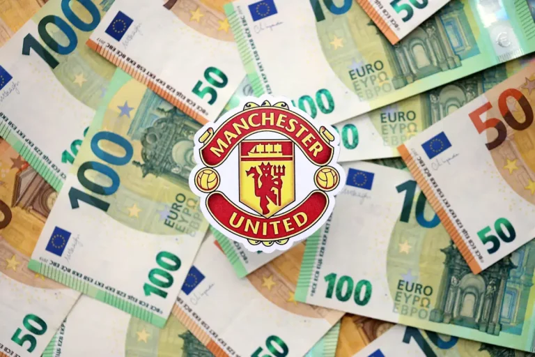 Man United : historique, 62 ans après un joueur rejoint Liverpool