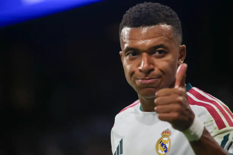 Manchester United a raté Kylian Mbappé ©Alamy