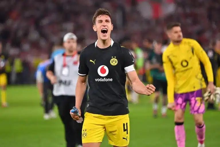 Maximilian Beier sous le maillot de Dortmund