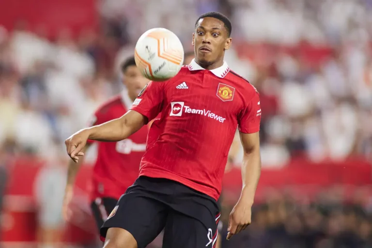 Mercato : Anthony Martial se fait désirer
