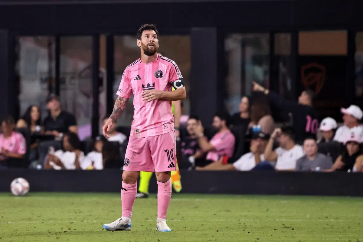 Messi marque un joli coup franc mais Miami s’effondre (Vidéo)