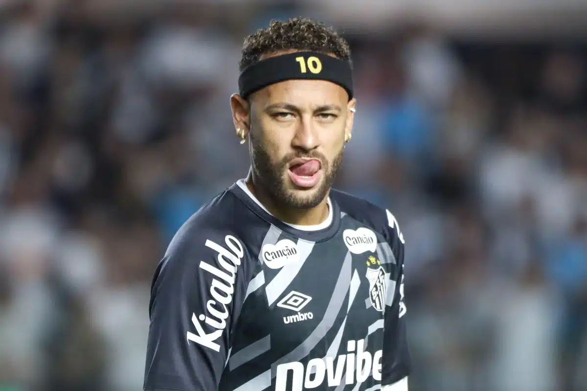Neymar annule l’interdiction de recrutement de Santos et ramène deux stars en renfort