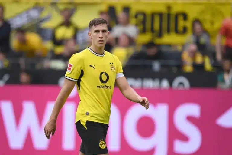 Nico Schlotterbeck sous le maillot de Dortmund