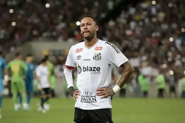 Santos Neymar absent plusieurs semaines