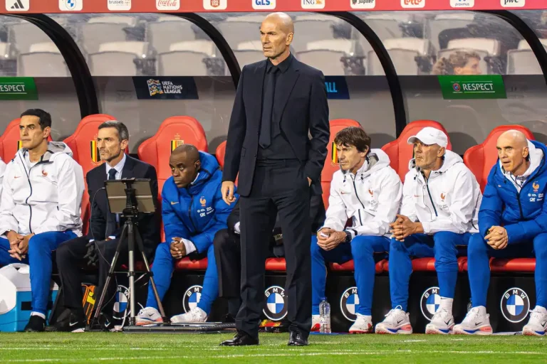 Zinedine Zidane touche 300.000 euros par mois mais… ©Alamy