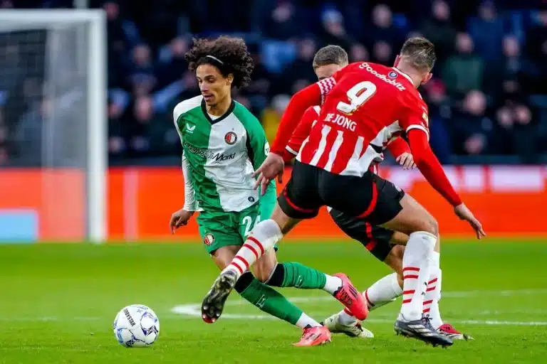 Gjivai Zechiel sous les couleurs de Feyenoord @Alamy