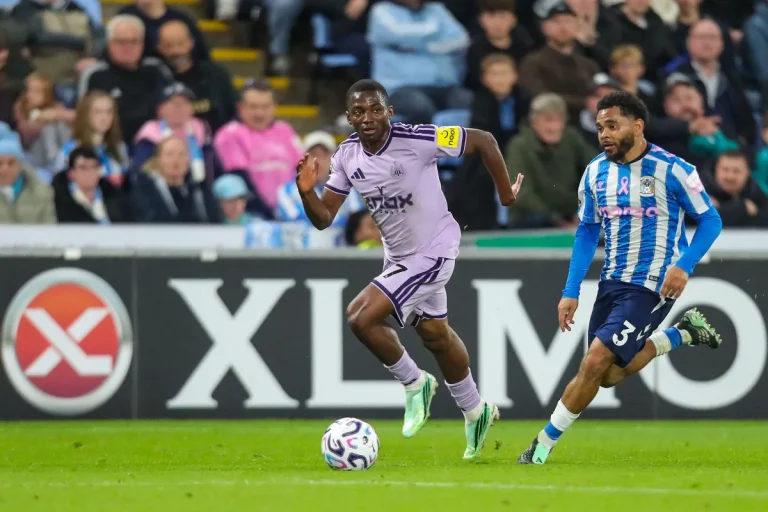 Bazoumana Touré sous le maillot de Newcastle