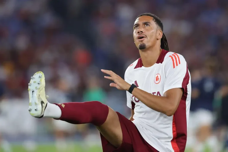 FC Porto : Chris Smalling arrive
