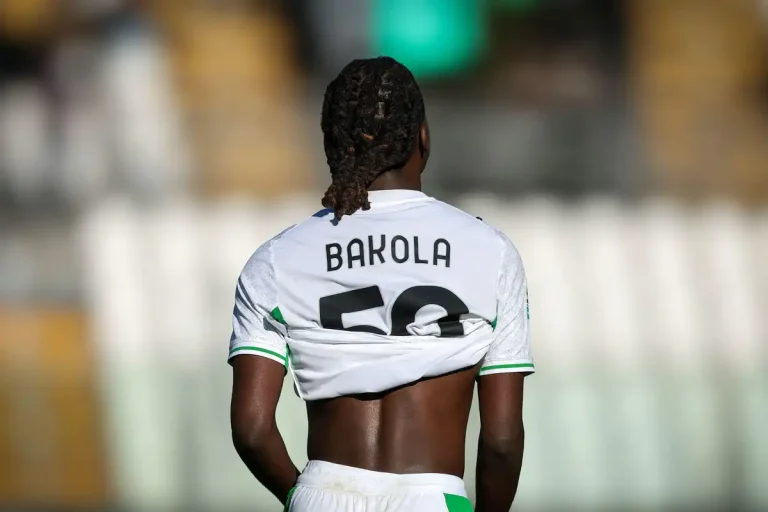 Darryl Bakola visé par Naples ©Alamy