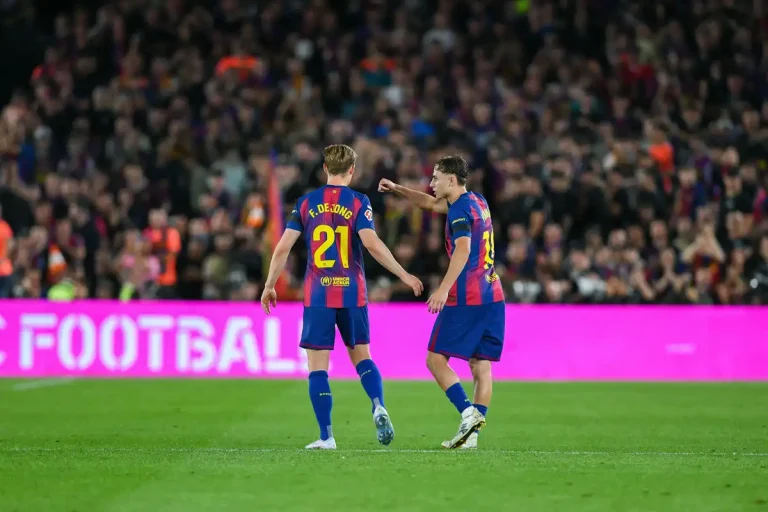 Frenkie de Jong visé par Man Utd ©Alamy