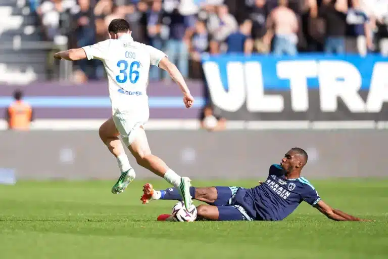 Ligue 1 Le Paris FC blinde un roc défensif