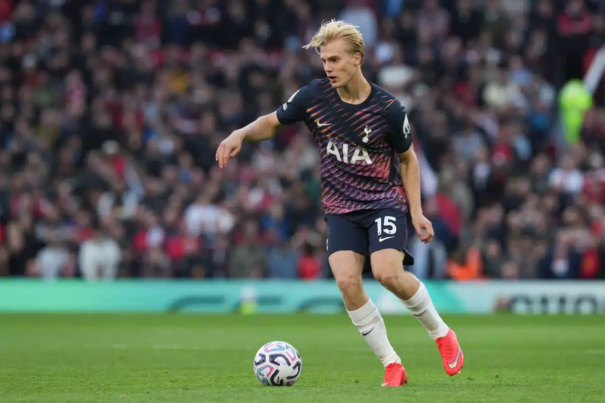 Lucas Bergvall sous le maillot de Tottenham