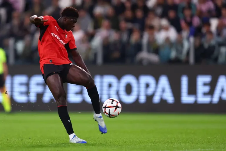 Mahamadou Nagida visé par Dortmund ©Alamy