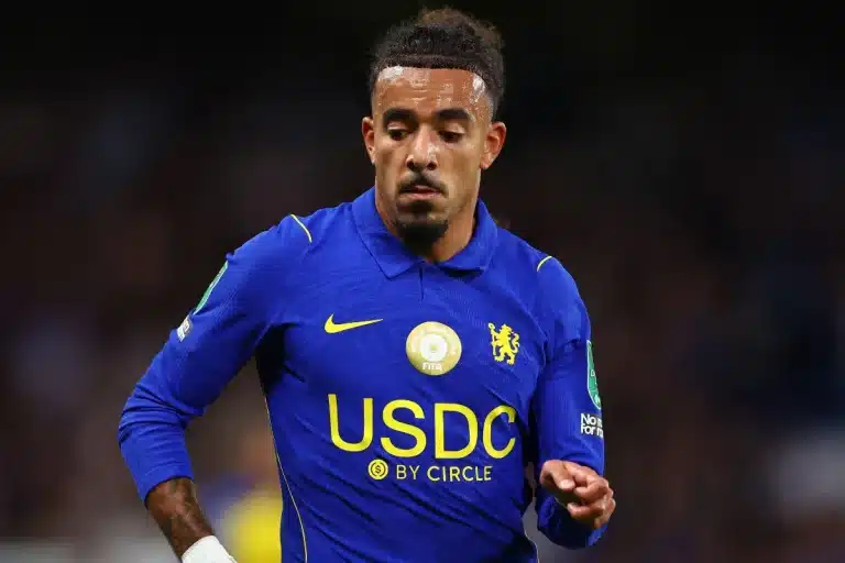 Malo Gusto sous le maillot de Chelsea
