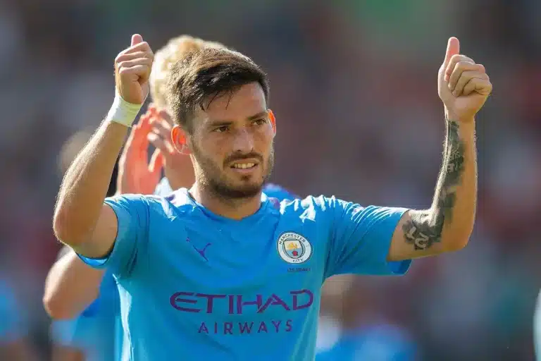 Man City La légende David Silva sort de sa retraite et rebondit à Hong Kong