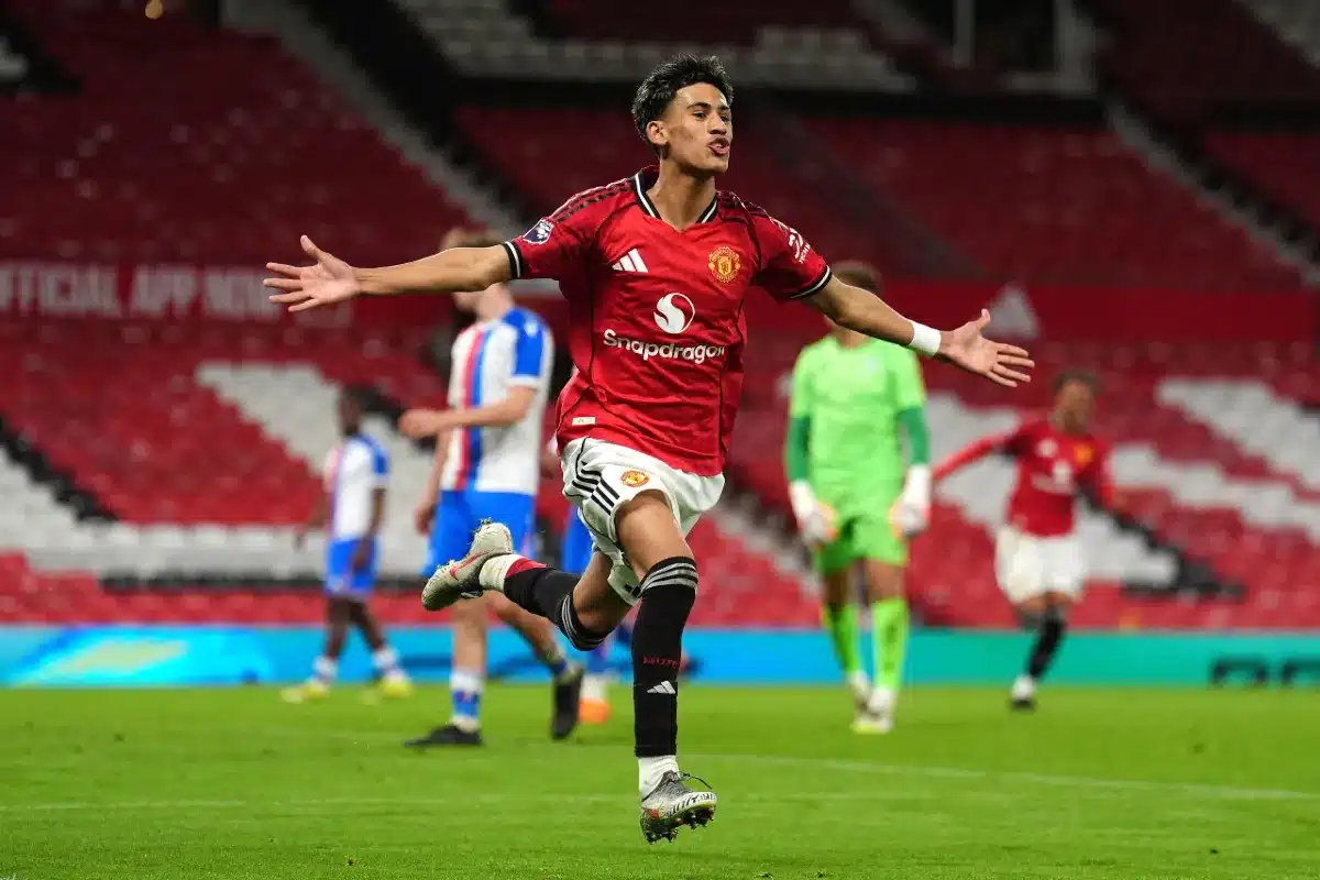 Man United : Ce grand club passe à du concret pour JJ Gabriel