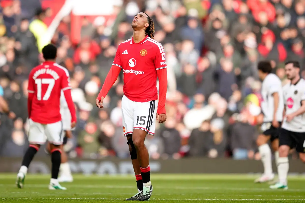 Man United : Michael Carrick a une pensée pour Leny Yoro
