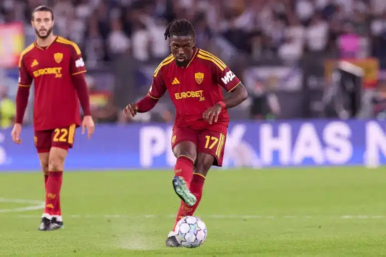 Manu Koné sous le maillot de la Roma