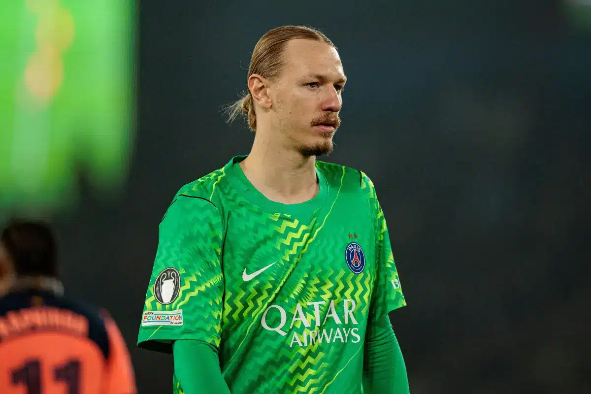Matvey Safonov sous le maillot du PSG