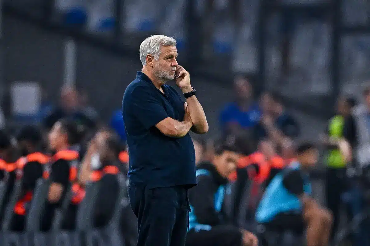 OM Bruno Genesio tire la sonnette d'alarme Nous sommes dans le rouge