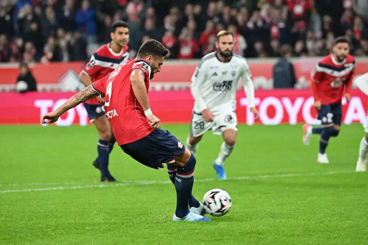 Olivier Giroud buteur contre Brest ©Alamy